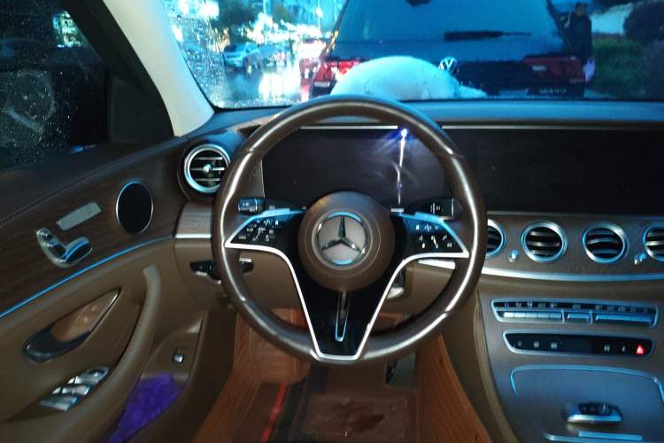 Used Mercedes-Benz E-Class 2023 Facelift E 260 L Steering Wheel