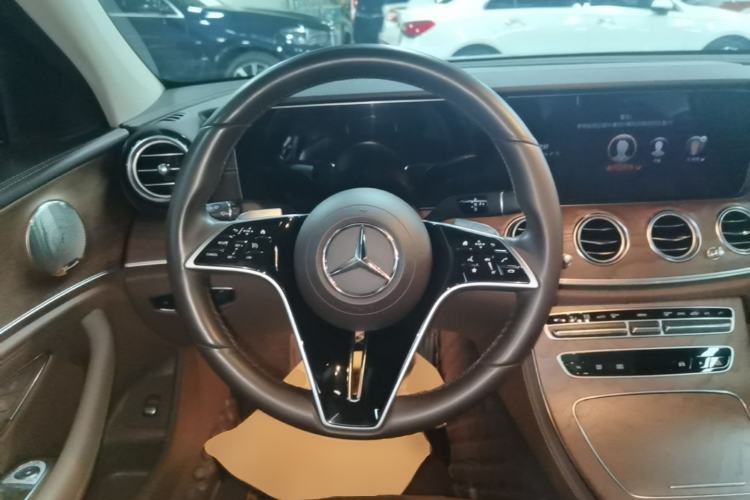 Used Mercedes-Benz E-Class 2023 Updated E 300 L Luxury Edition Steering Wheel
