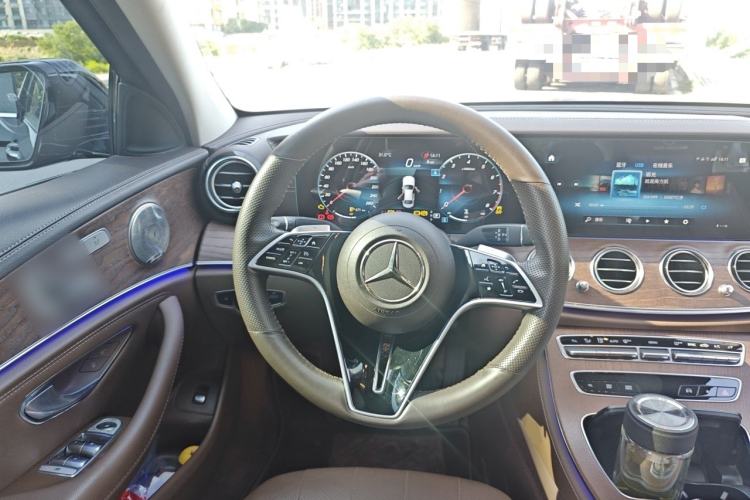 Used Mercedes-Benz E-Class 2023 Updated E 300 L Fashion Edition Steering Wheel