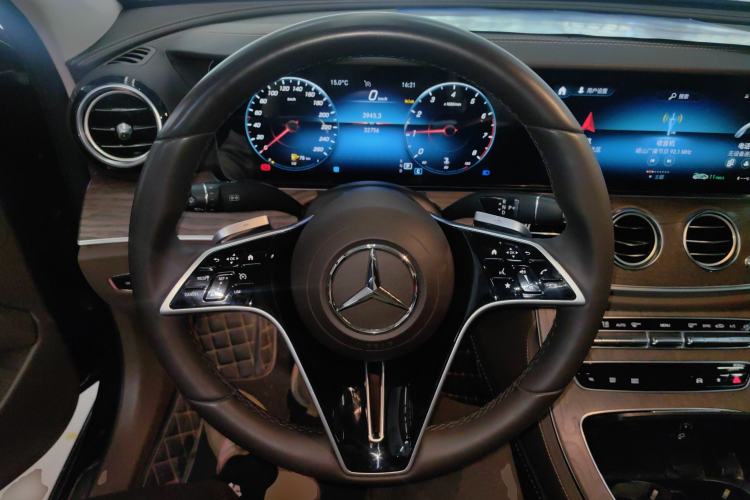 Used Mercedes-Benz E-Class 2023 Updated E 300 L Fashion Edition Steering Wheel