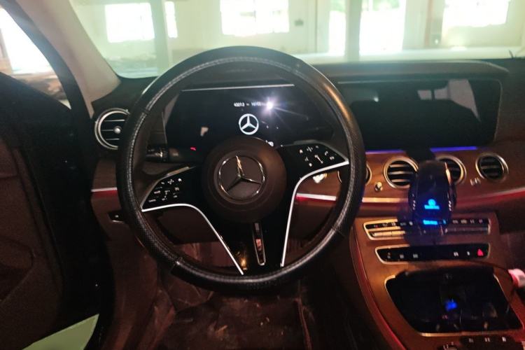 Used Mercedes-Benz E-Class 2023 Updated E 300 L Fashion Edition Steering Wheel