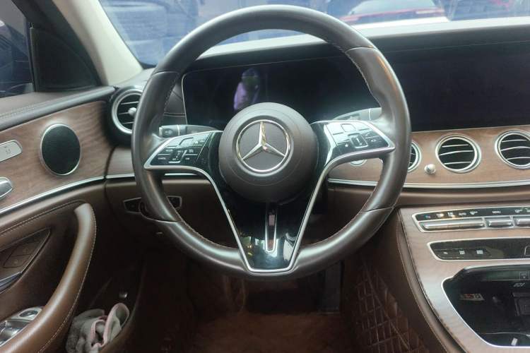 Used Mercedes-Benz E-Class 2023 E 260 L Steering Wheel