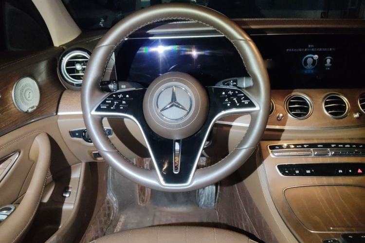 Used Mercedes-Benz E-Class 2023 Updated E 300 L Luxury Edition Steering Wheel