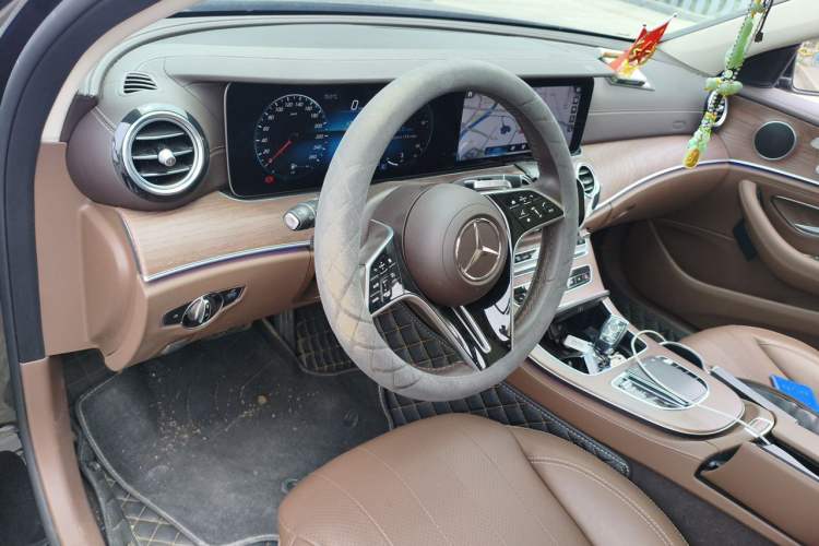 Used Mercedes-Benz E-Class 2023 Updated E 300 L Fashion Edition Steering Wheel