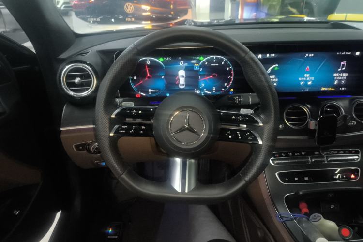 Used Mercedes-Benz E-Class 2023 E 300 L Sport Luxury Edition Steering Wheel