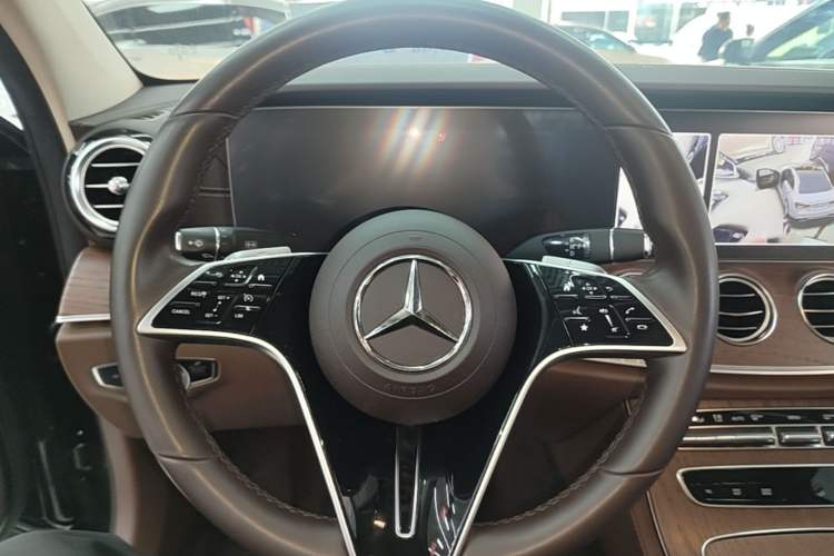 Used Mercedes-Benz E-Class 2023 Facelift E 260 L Steering Wheel