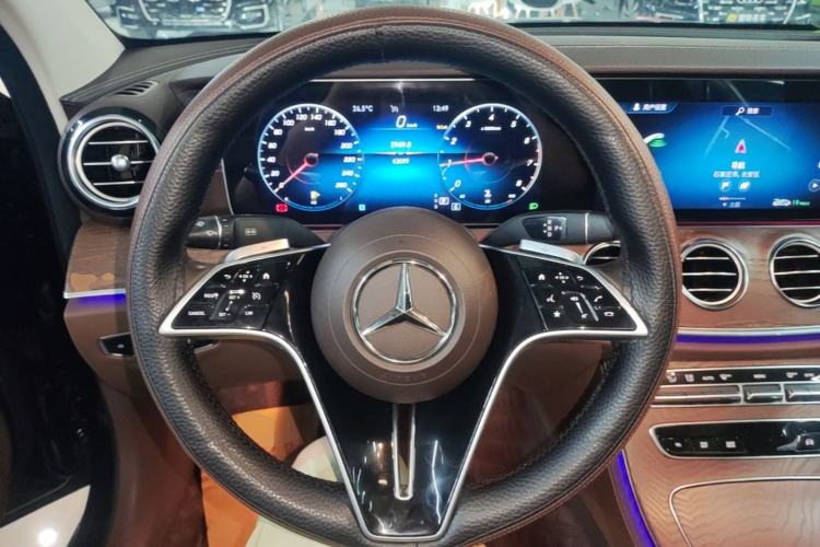 Used Mercedes-Benz E-Class 2023 Updated E 300 L Fashion Edition Steering Wheel