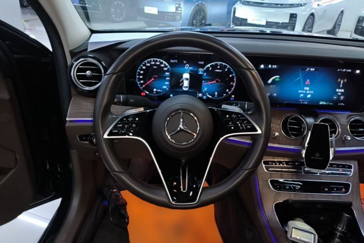 Used Mercedes-Benz E-Class 2023 Updated E 300 L Luxury Edition Steering Wheel