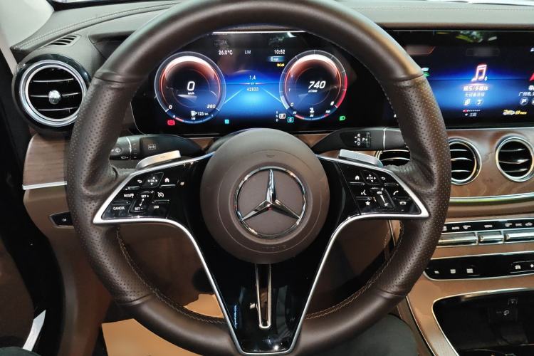 Used Mercedes-Benz E-Class 2023 Updated E 300 L Luxury Edition Steering Wheel