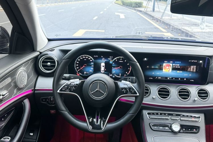 Used Mercedes-Benz E-Class 2023 Updated E 300 L Luxury Edition Steering Wheel
