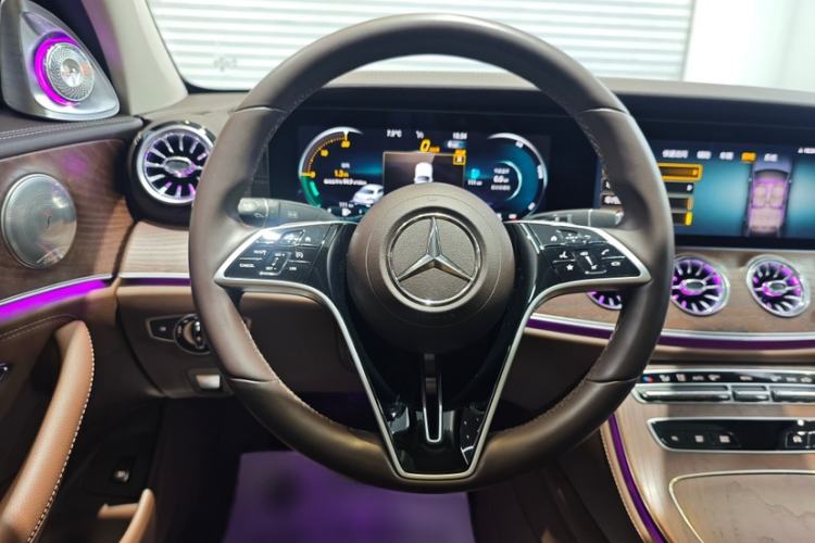 Used Mercedes-Benz E-Class 2023 Updated E 300 L Fashion Edition Steering Wheel