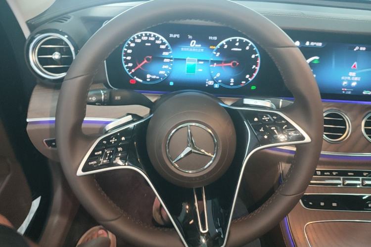 Used Mercedes-Benz E-Class 2023 Updated E 300 L Fashion Edition Steering Wheel