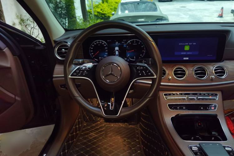 Used Mercedes-Benz E-Class 2023 Restyled E 300 L Sporty and Stylish Edition Steering Wheel