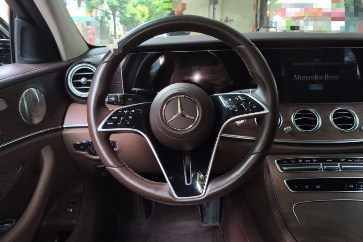 Used Mercedes-Benz E-Class 2023 Updated E 300 L Luxury Edition Steering Wheel