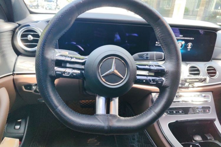 Used Mercedes-Benz E-Class 2023 Restyled E 300 L Sporty and Stylish Edition Steering Wheel