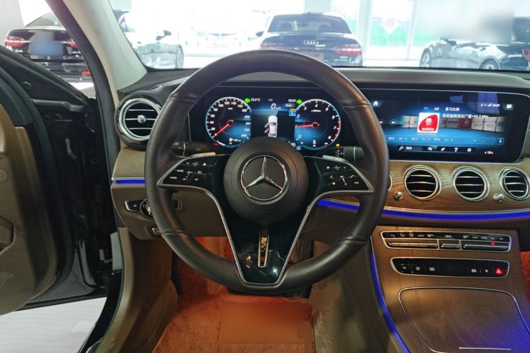 Used Mercedes-Benz E-Class 2023 Updated E 300 L Fashion Edition Steering Wheel