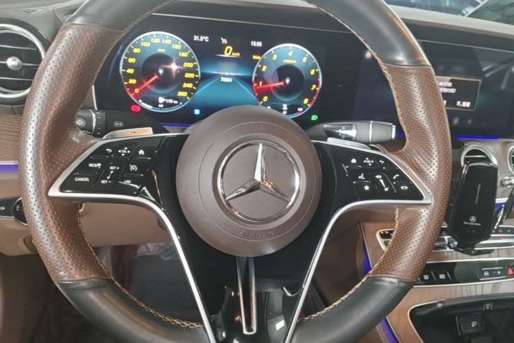 Used Mercedes-Benz E-Class 2023 Updated E 300 L Luxury Edition Steering Wheel
