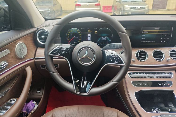 Used Mercedes-Benz E-Class 2023 Updated E 300 L Luxury Edition Steering Wheel