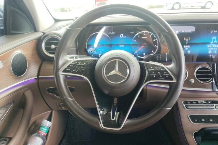 Used Mercedes-Benz E-Class 2023 Updated E 300 L Fashion Edition Steering Wheel