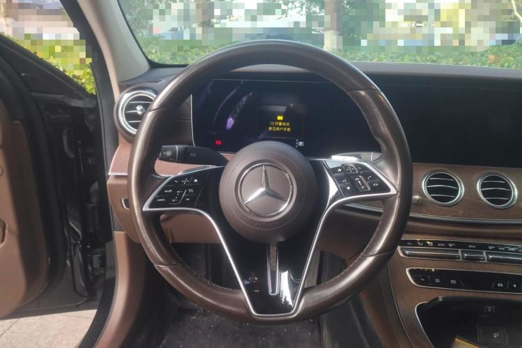 Used Mercedes-Benz E-Class 2023 Updated E 300 L Luxury Edition Steering Wheel