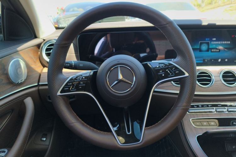 Used Mercedes-Benz E-Class 2023 Updated E 300 L Luxury Edition Steering Wheel