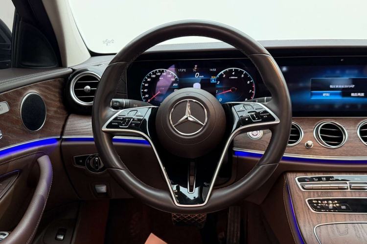 Used Mercedes-Benz E-Class 2023 Updated E 300 L Fashion Edition Steering Wheel