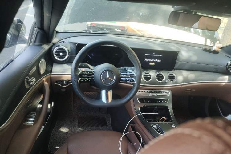 Used Mercedes-Benz E-Class 2023 Restyled E 300 L Sport Luxury Edition Steering Wheel