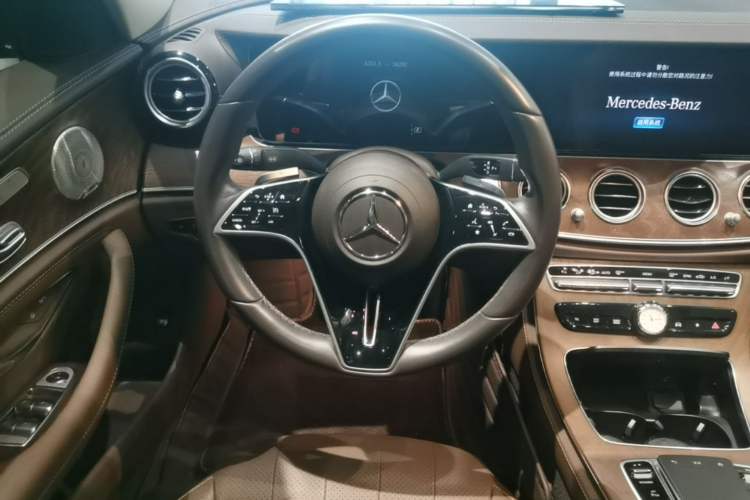 Used Mercedes-Benz E-Class 2023 E 300 L Sport Luxury Edition Steering Wheel