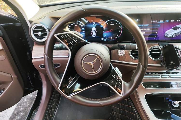 Used Mercedes-Benz E-Class 2023 Updated E 300 L Luxury Edition Steering Wheel