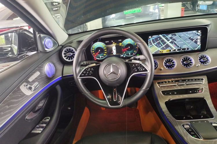 Used Mercedes-Benz E-Class 2023 Updated E 300 L Fashion Edition Steering Wheel