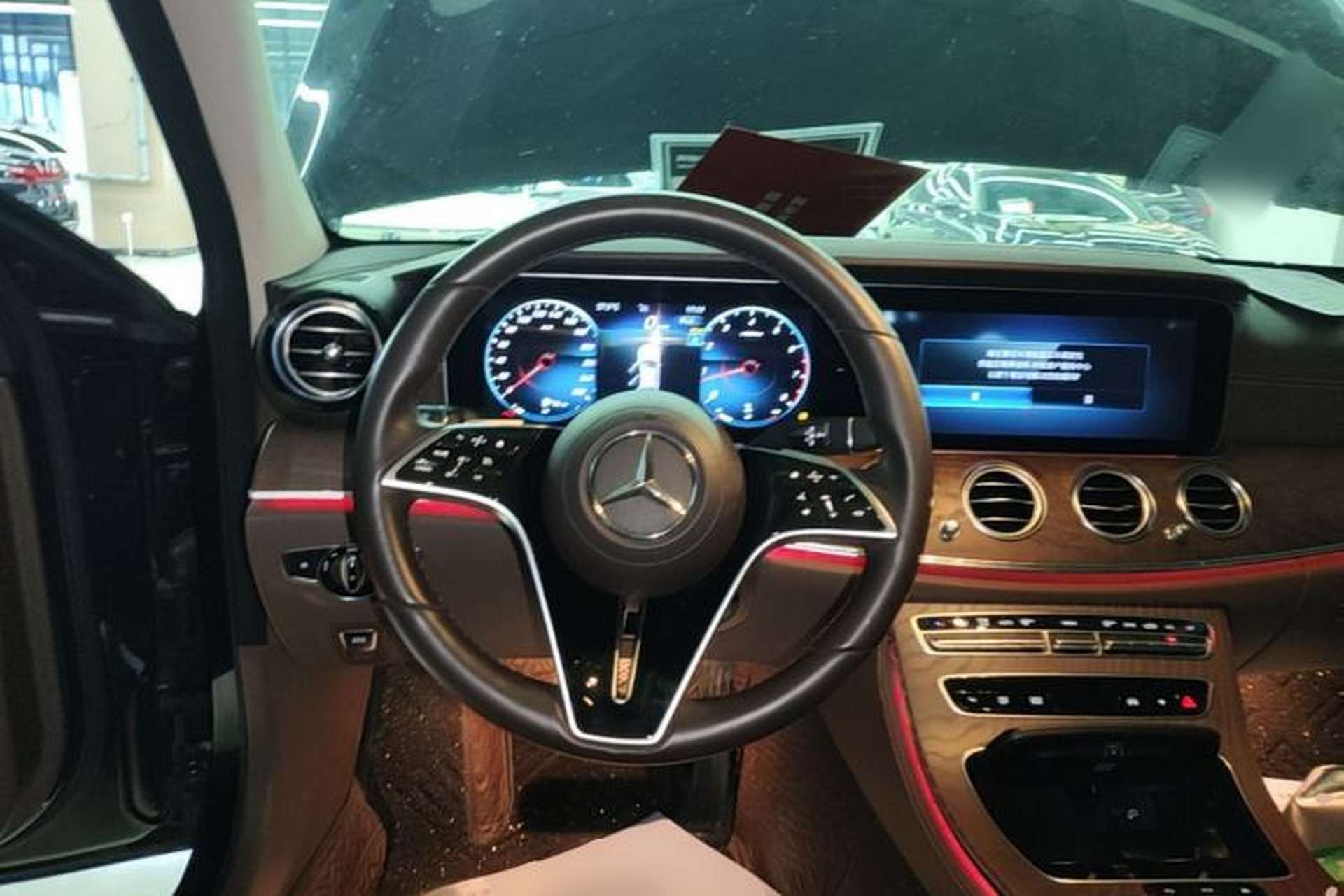 Used Mercedes-Benz E-Class 2023 Updated E 300 L Fashion Edition Steering Wheel