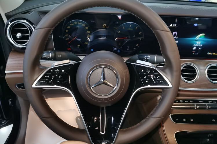 Used Mercedes-Benz E-Class 2023 Updated E 300 L Luxury Edition Steering Wheel