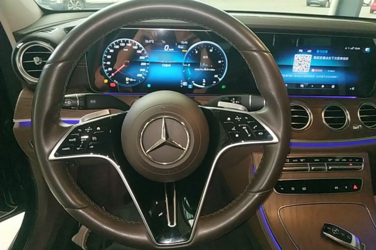 Used Mercedes-Benz E-Class 2023 Updated E 300 L Luxury Edition Steering Wheel