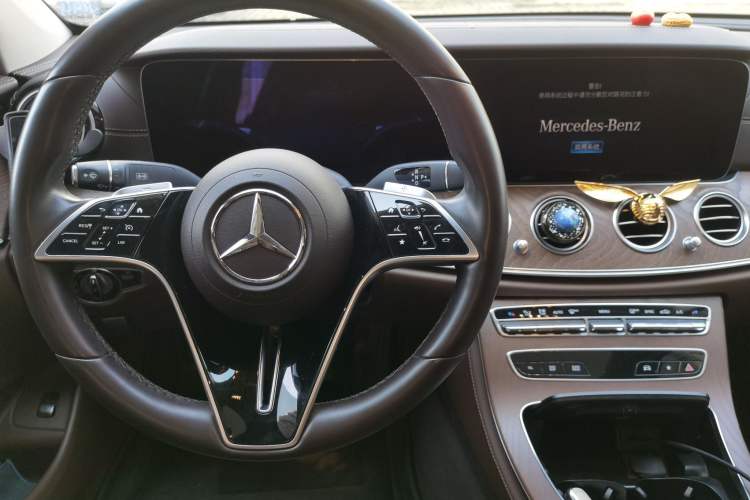 Used Mercedes-Benz E-Class 2023 E 260 L Steering Wheel