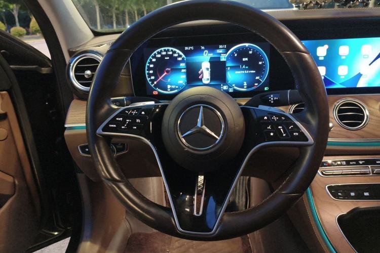 Used Mercedes-Benz E-Class 2023 Updated E 300 L Luxury Edition Steering Wheel