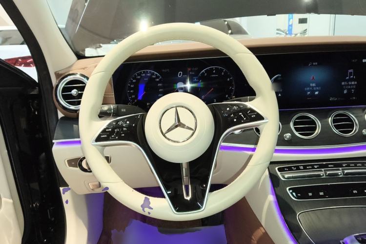 Used Mercedes-Benz E-Class 2023 Updated E 300 L Fashion Edition Steering Wheel