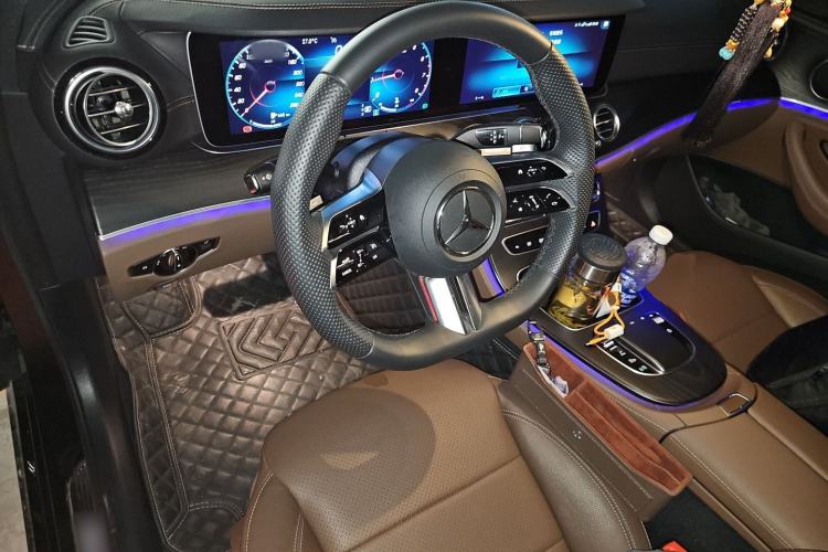 Used Mercedes-Benz E-Class 2023 E 300 L Sporty and Stylish Model Steering Wheel