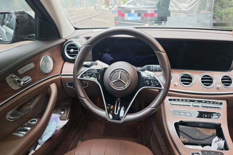 Used Mercedes-Benz E-Class 2023 Updated E 300 L Luxury Edition Steering Wheel