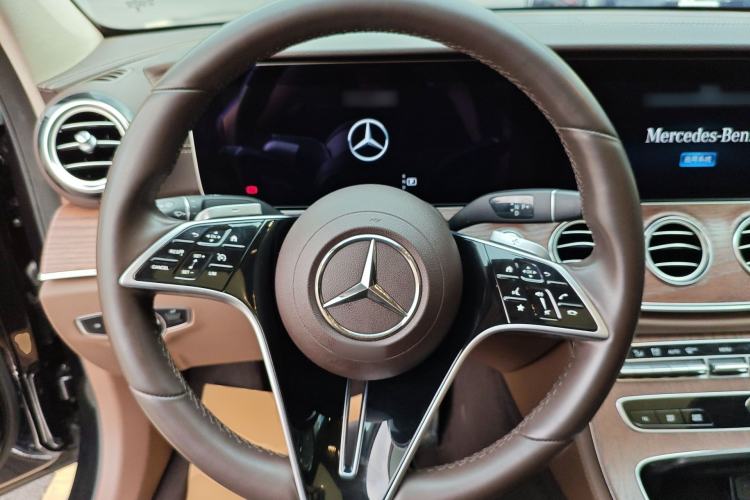 Used Mercedes-Benz E-Class 2023 Updated E 300 L Luxury Edition Steering Wheel