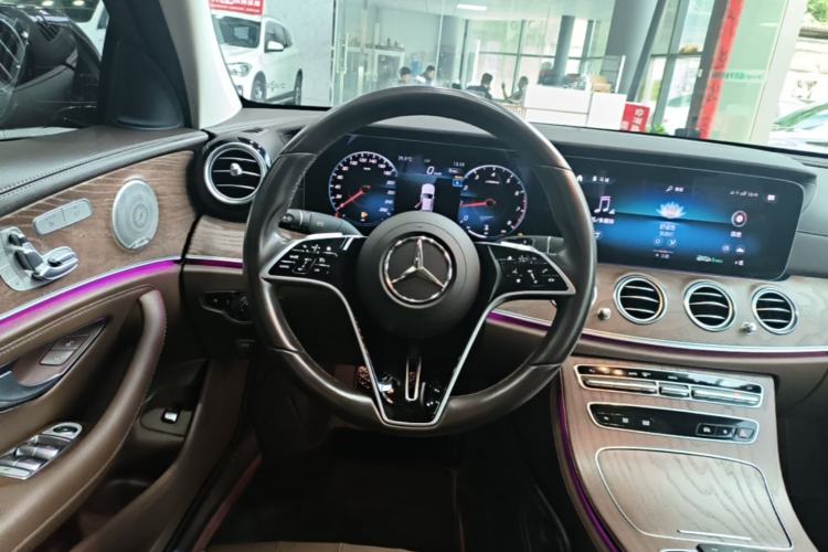 Used Mercedes-Benz E-Class 2023 Updated E 300 L Luxury Edition Steering Wheel