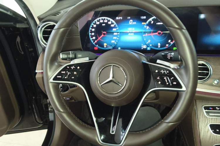 Used Mercedes-Benz E-Class 2023 Updated E 300 L Luxury Edition Steering Wheel
