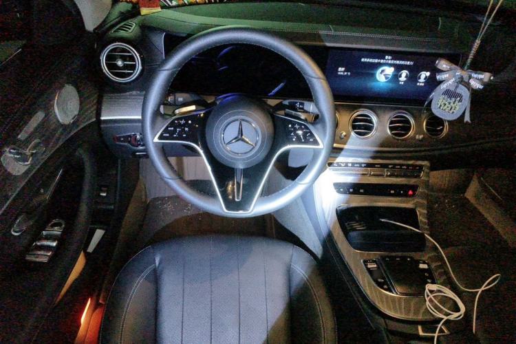 Used Mercedes-Benz E-Class 2023 Updated E 300 L Luxury Edition Steering Wheel