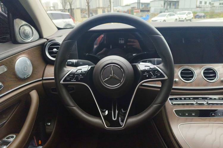 Used Mercedes-Benz E-Class 2023 E 260 L Steering Wheel