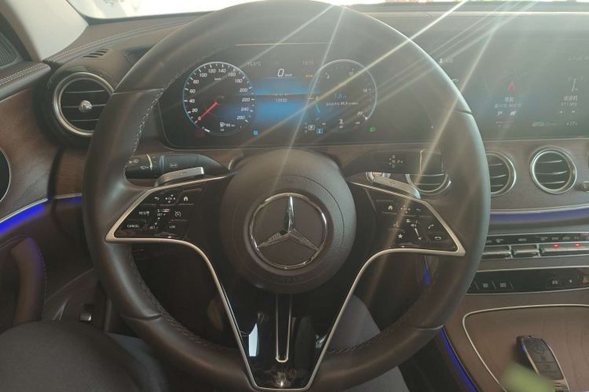 Used Mercedes-Benz E-Class 2023 Updated E 300 L Fashion Edition Steering Wheel