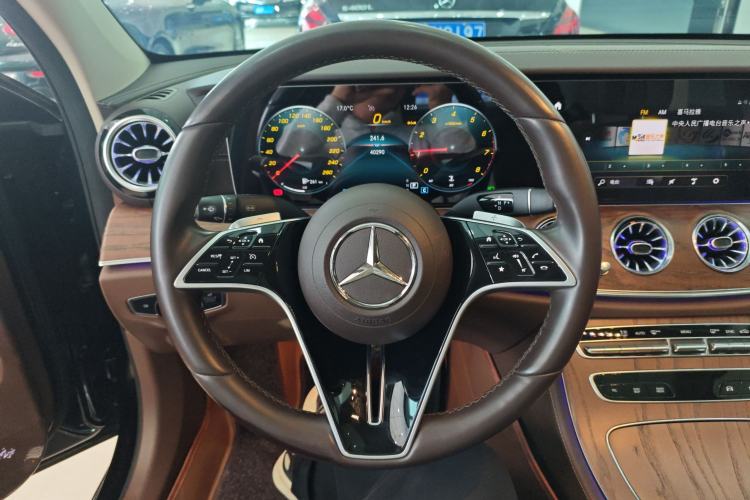 Used Mercedes-Benz E-Class 2023 Updated E 300 L Fashion Edition Steering Wheel