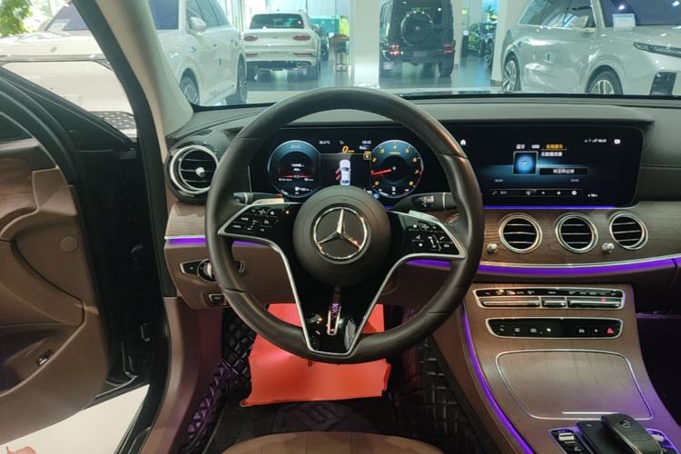 Used Mercedes-Benz E-Class 2023 Updated E 300 L Luxury Edition Steering Wheel