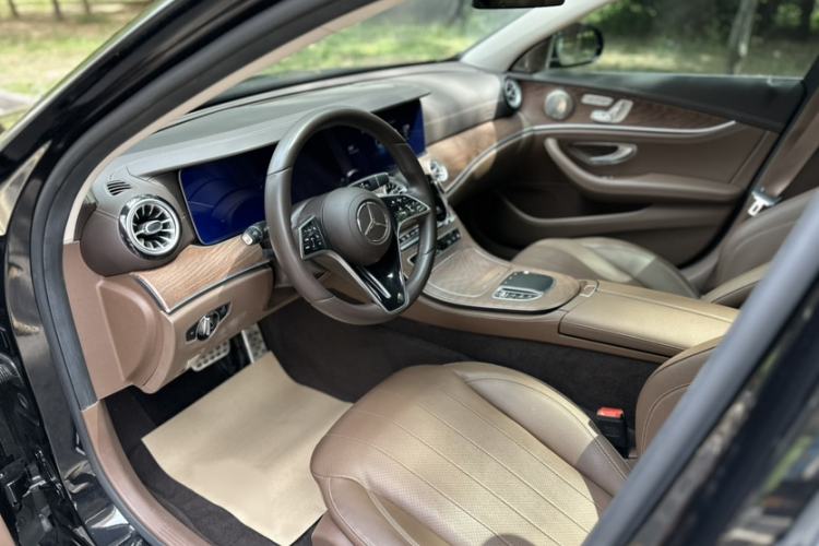 Used Mercedes-Benz E-Class 2023 Updated E 300 L Fashion Edition Steering Wheel