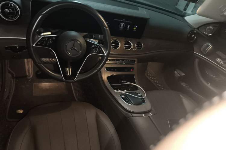 Used Mercedes-Benz E-Class 2023 E 300 L Luxury Model Steering Wheel