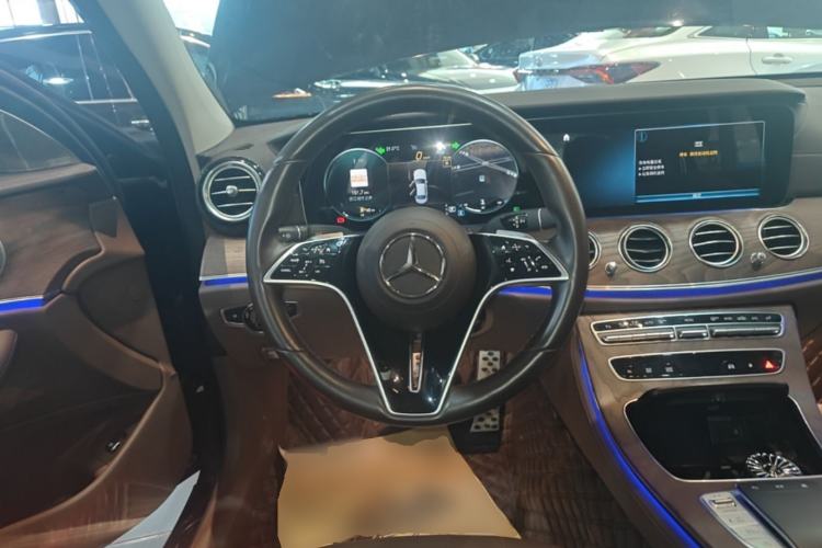 Used Mercedes-Benz E-Class 2023 Updated E 300 L Fashion Edition Steering Wheel