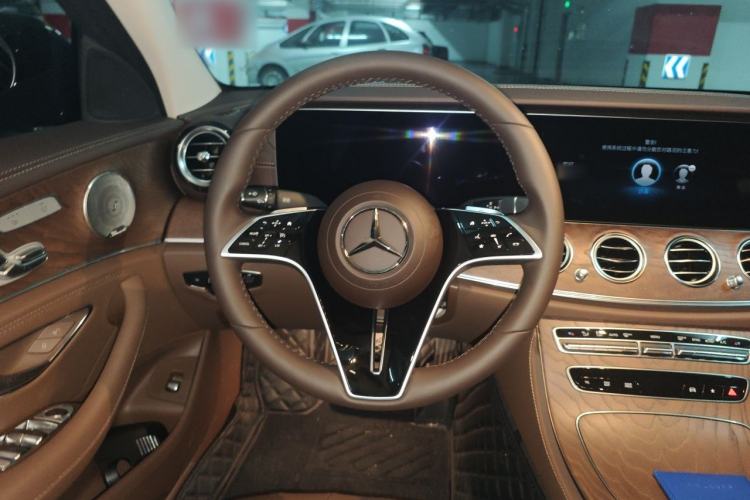 Used Mercedes-Benz E-Class 2023 Updated E 300 L Luxury Edition Steering Wheel